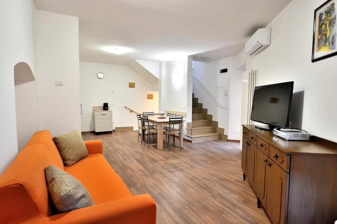 Apartment Del Pescatore Torri Del Benaco Exteriör bild