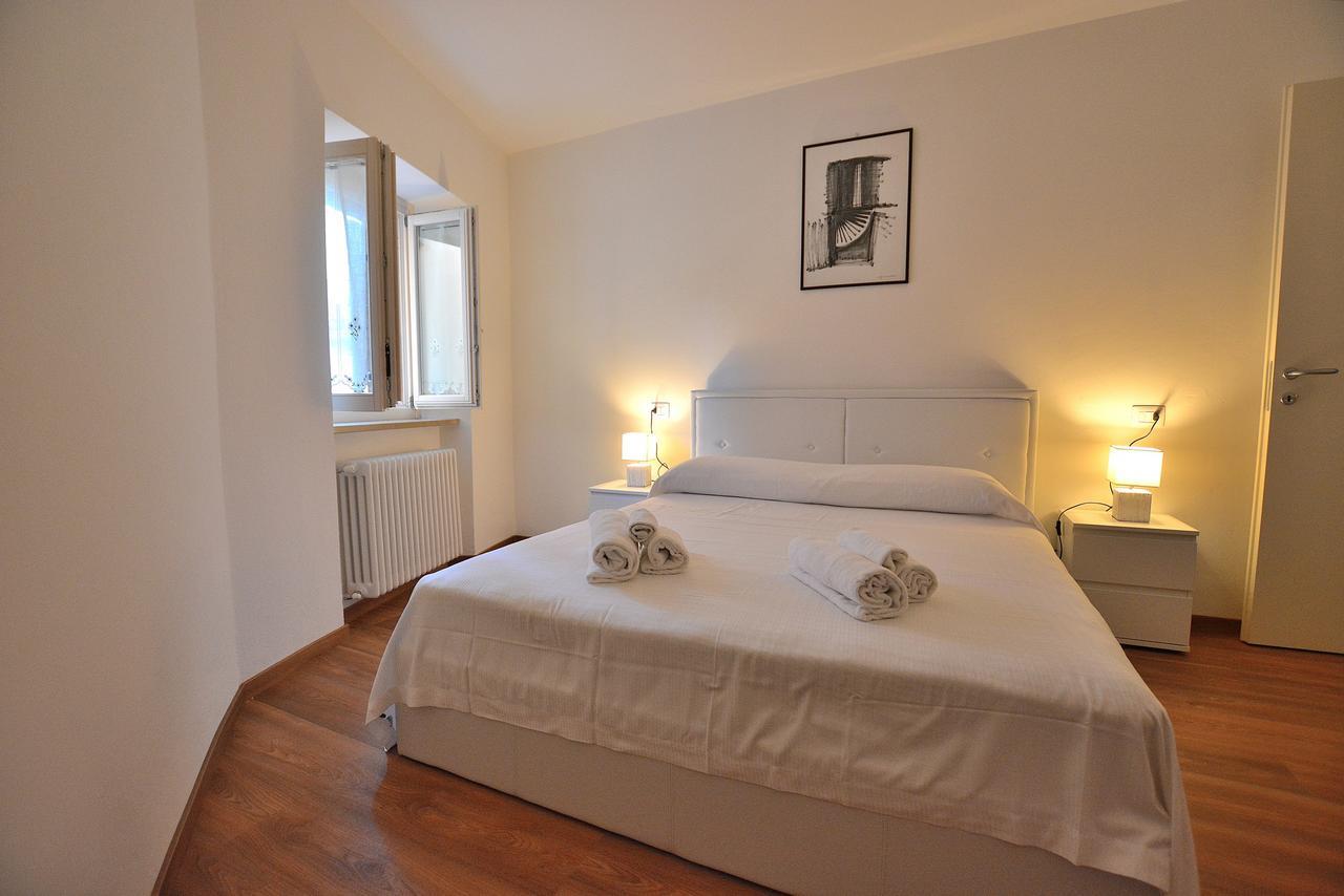 Apartment Del Pescatore Torri Del Benaco Exteriör bild